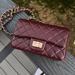 Classic flap leather purse gold chain burgundy maroon